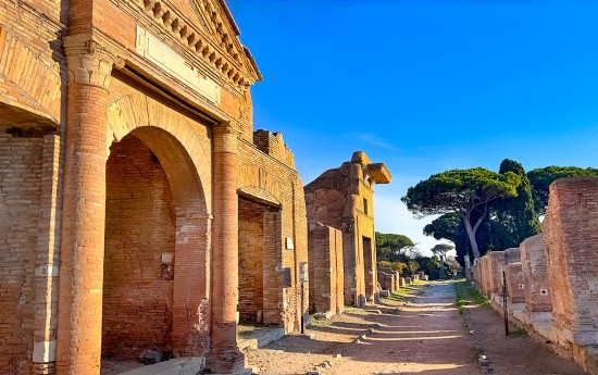 Timeless Italy: Best Historical Shore Excursion from Civitavecchia to Ostia Antica Bracciano - RomeCabs luxury tours